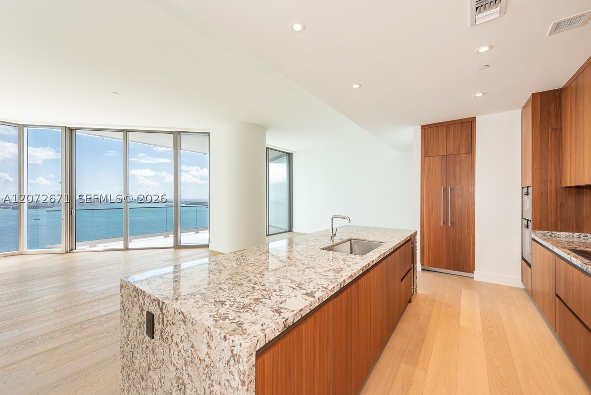 175 SE 25th Rd #3504 Miami, FL 33129