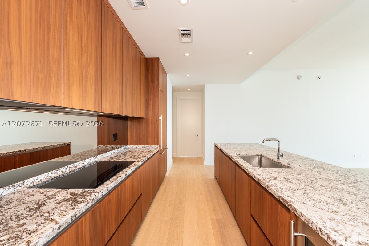 175 SE 25th Rd #3504 Miami, FL 33129