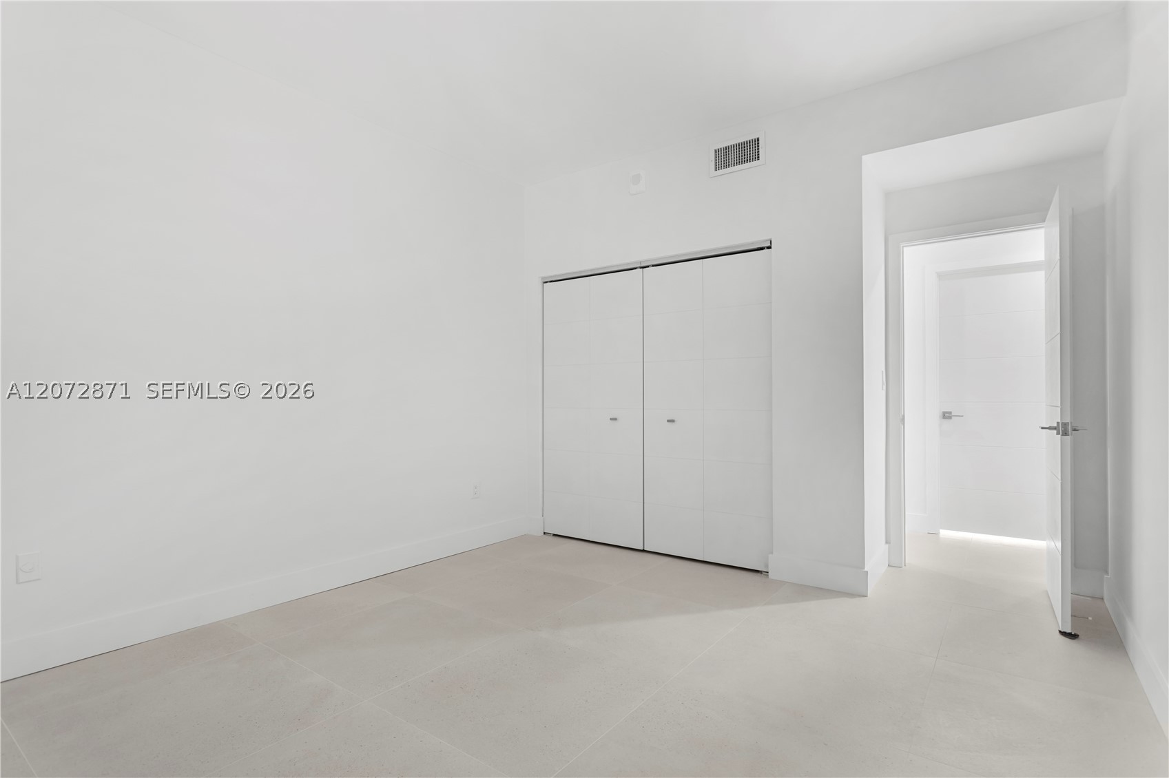 image 1000 Venetian Way12