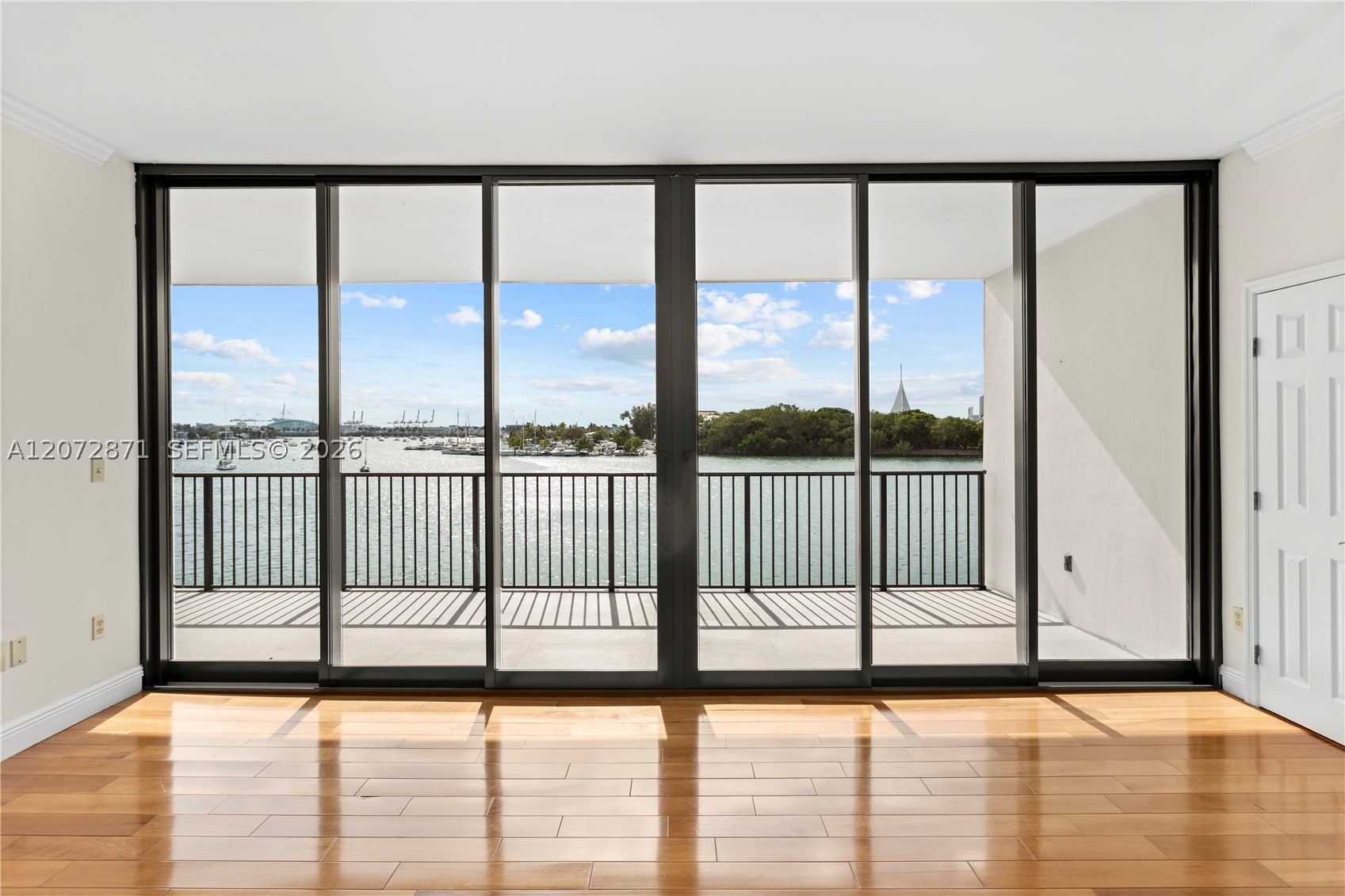 image 1000 Venetian Way22