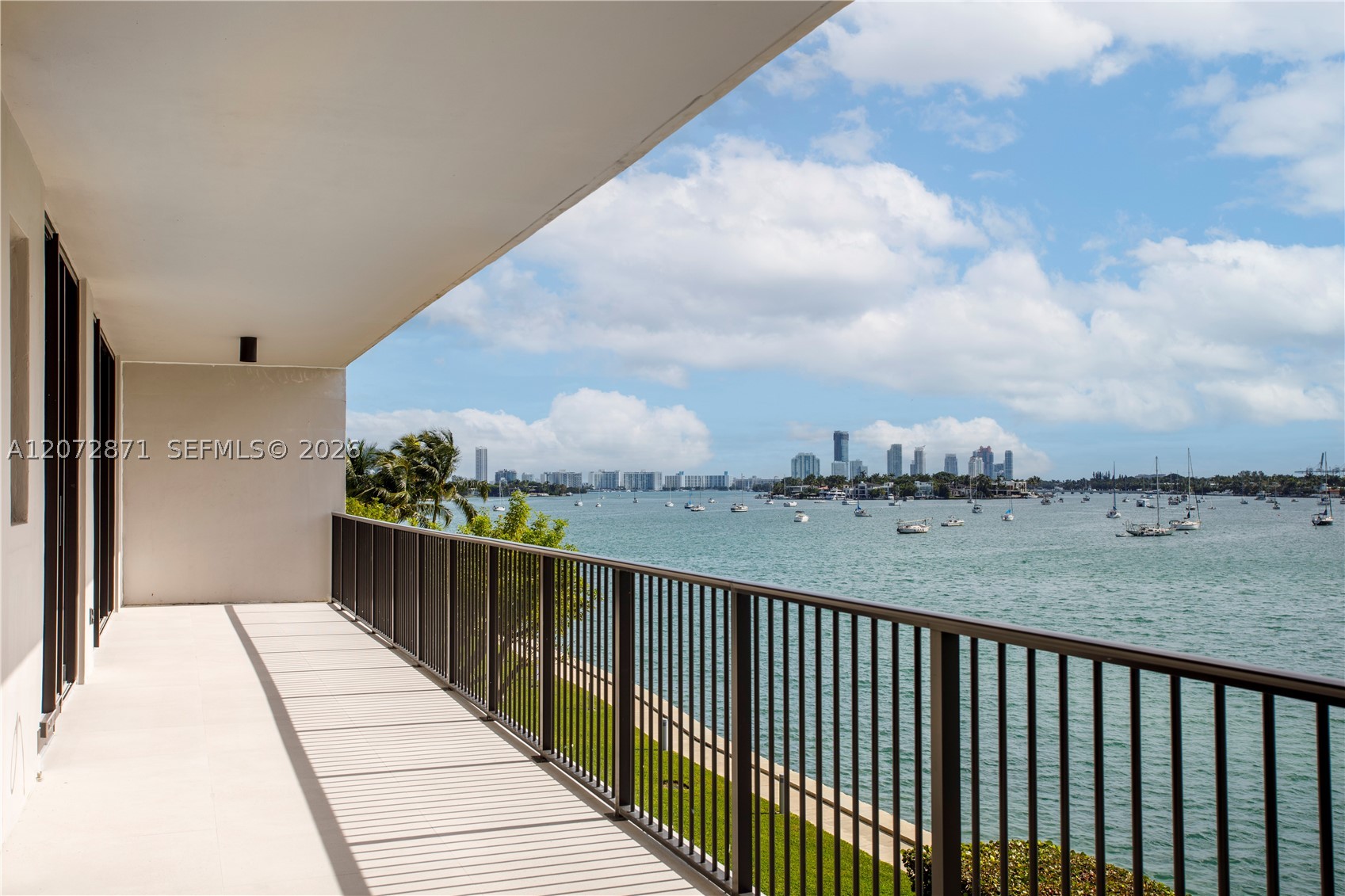 image 1000 Venetian Way24