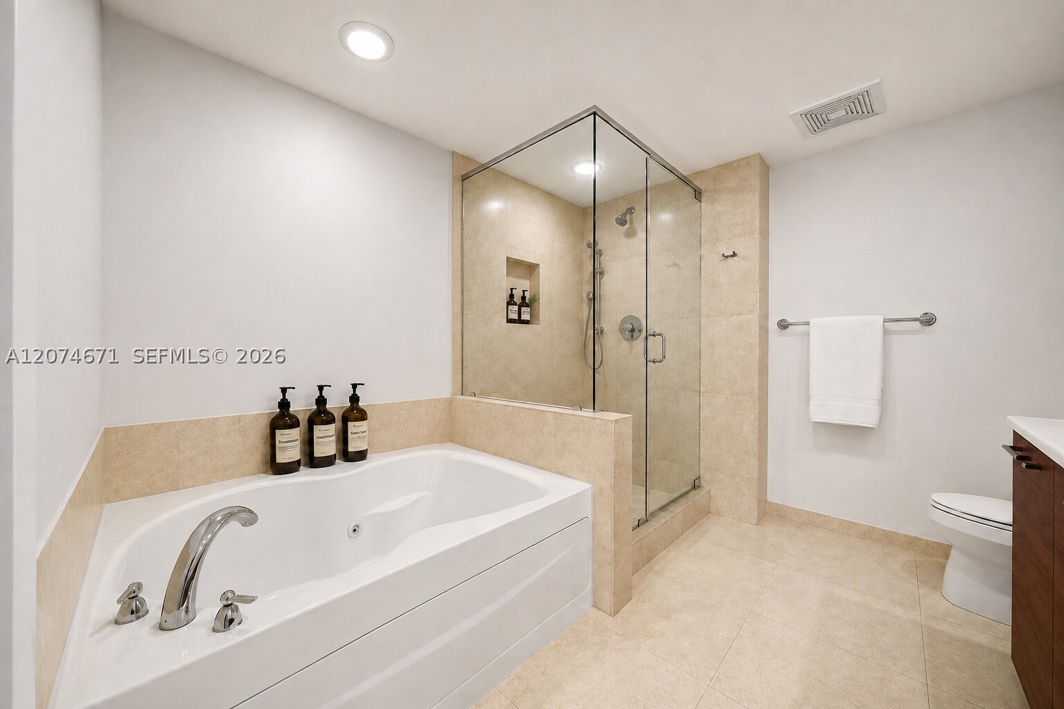 50 Biscayne Blvd #4402 Miami, FL 33132