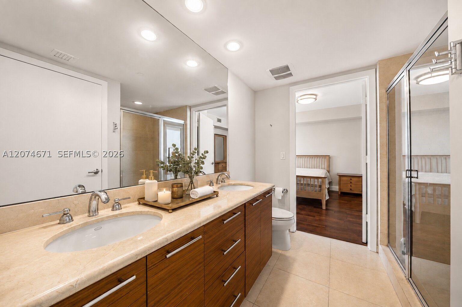 50 Biscayne Blvd #4402 Miami, FL 33132