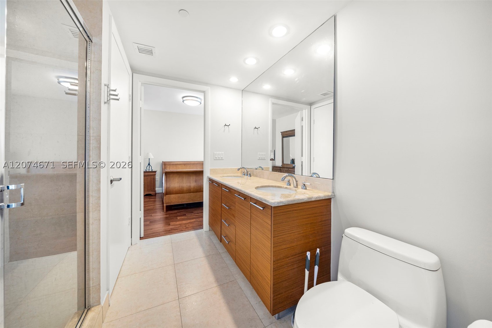 50 Biscayne Blvd #4402 Miami, FL 33132