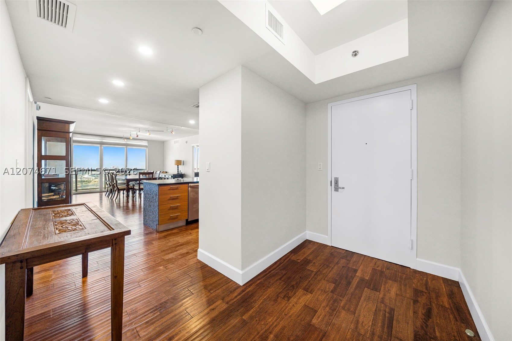 50 Biscayne Blvd #4402 Miami, FL 33132