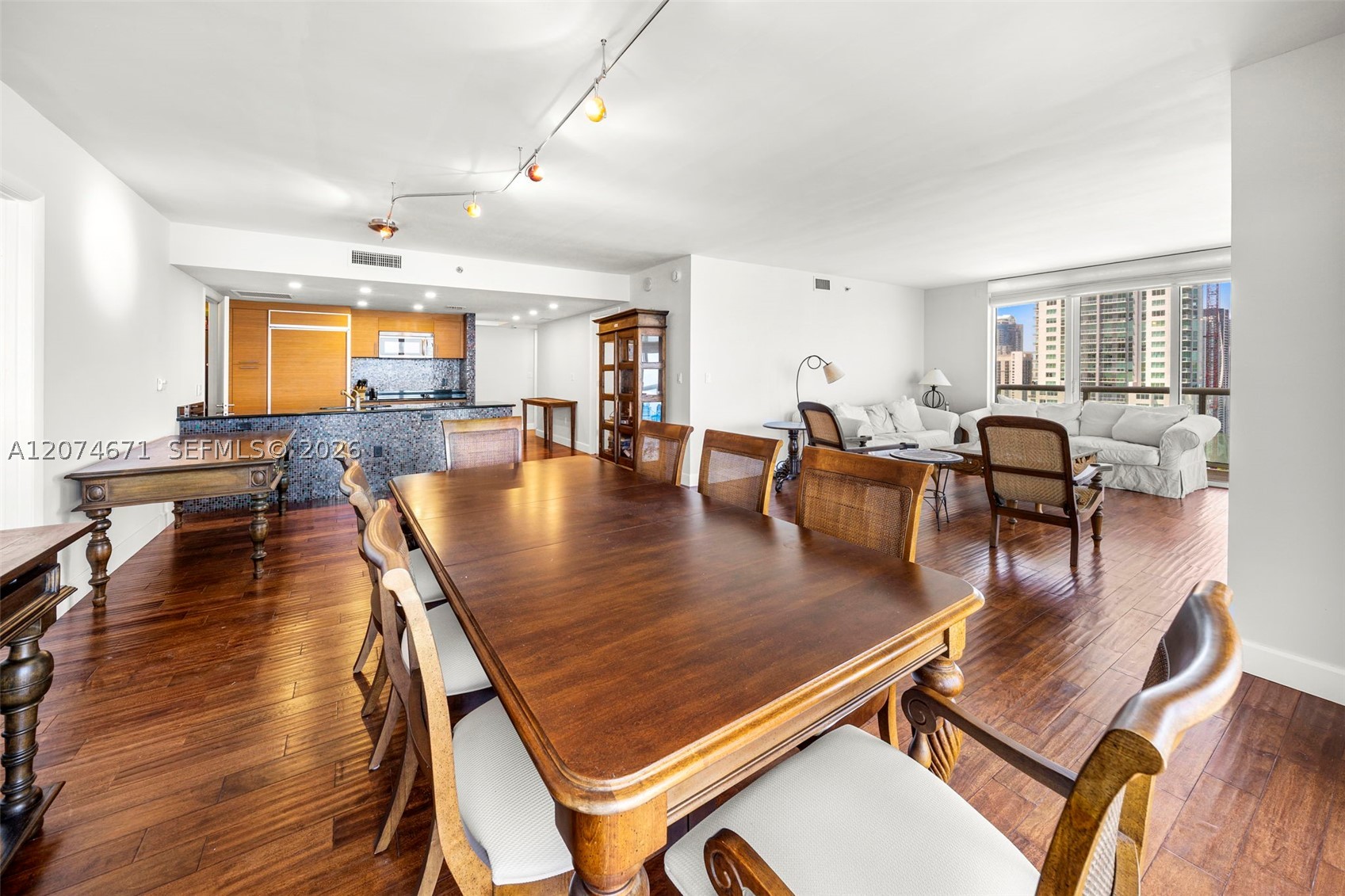 50 Biscayne Blvd #4402 Miami, FL 33132