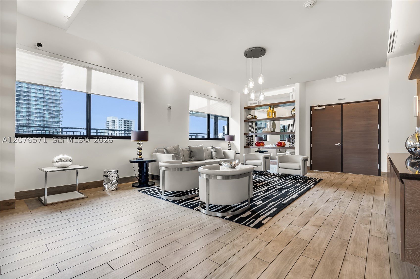image Nine at Mary Brickell Village5