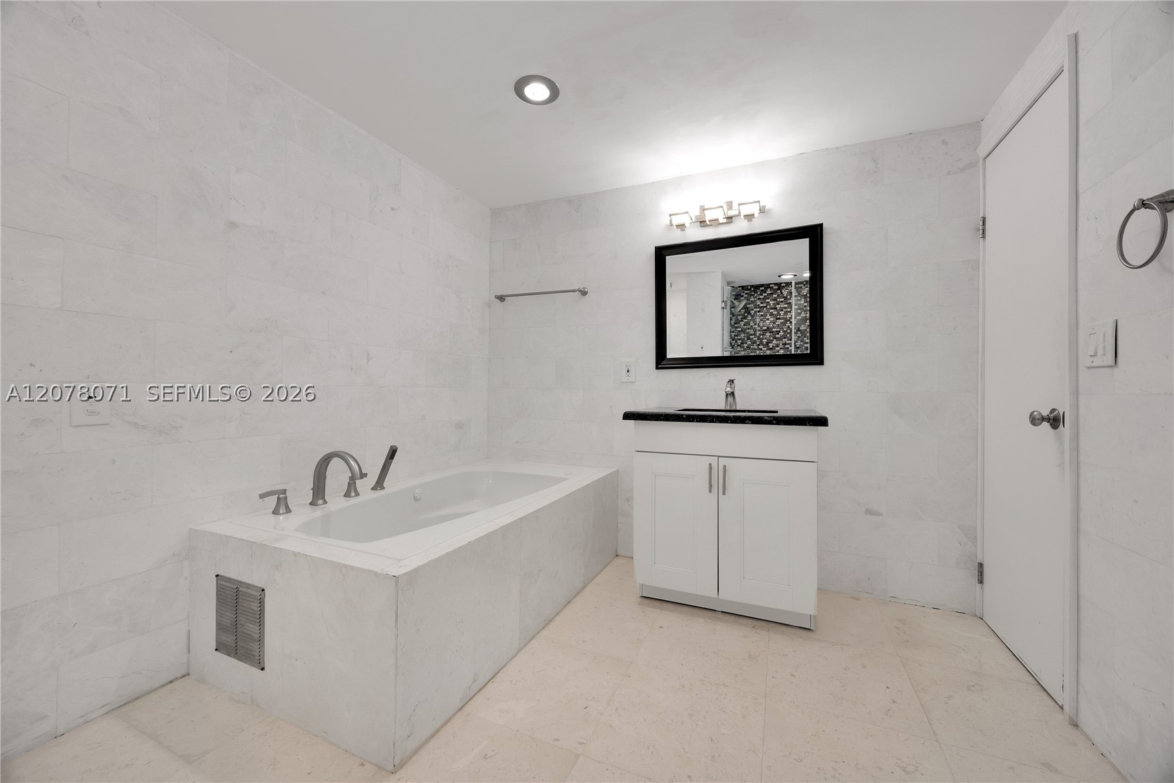 3709 Alhambra Ct Coral Gables, FL 33134