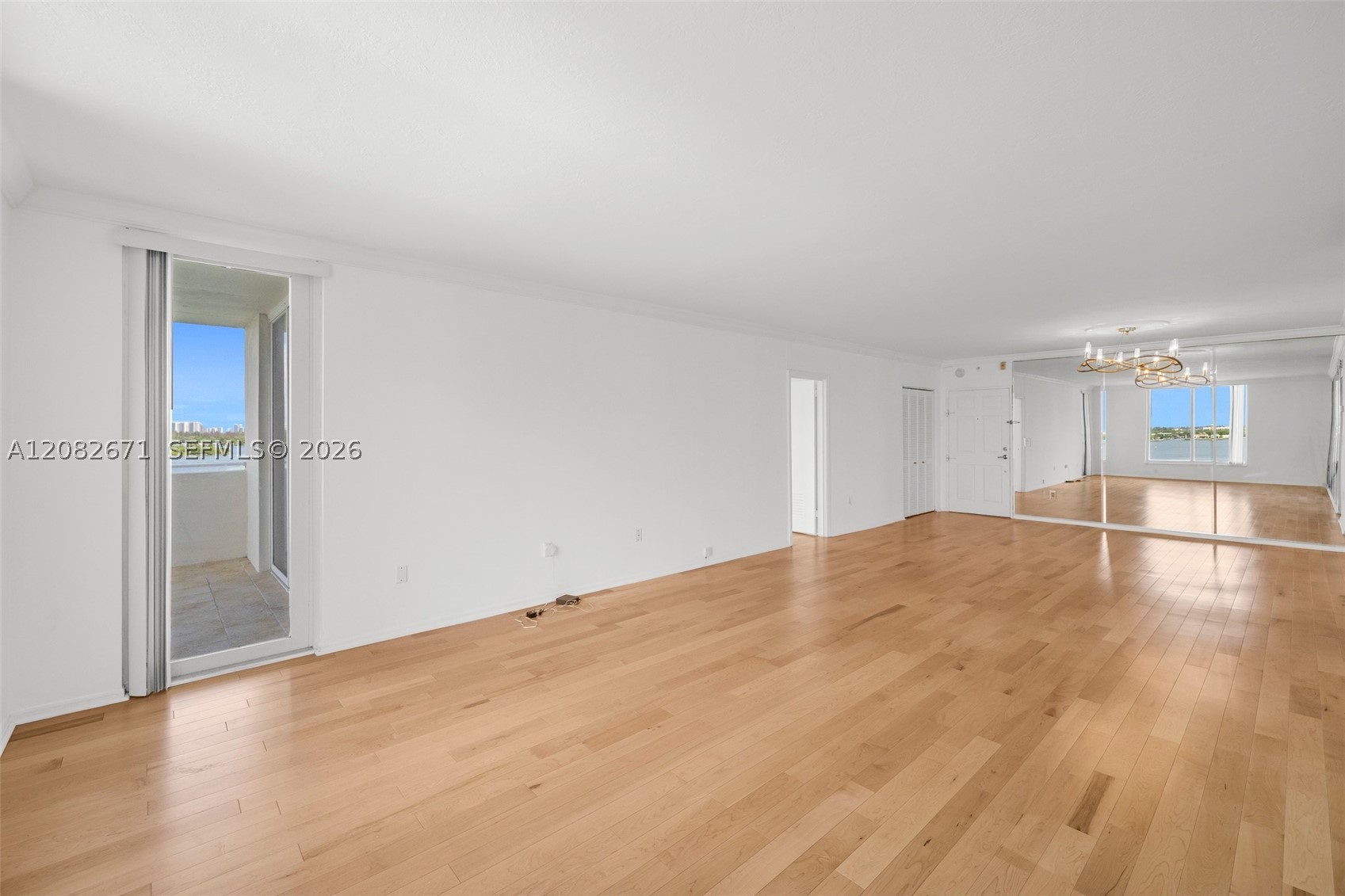 10350 W Bay Hbr Dr #9C Bay Harbor Islands, FL 33154