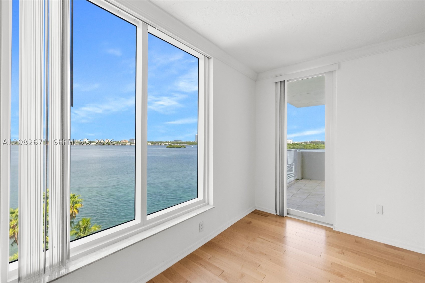 10350 W Bay Hbr Dr #9C Bay Harbor Islands, FL 33154