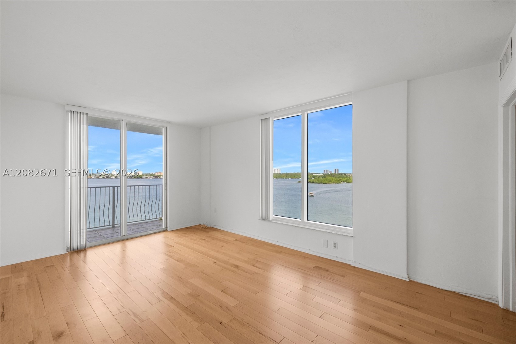10350 W Bay Hbr Dr #9C Bay Harbor Islands, FL 33154