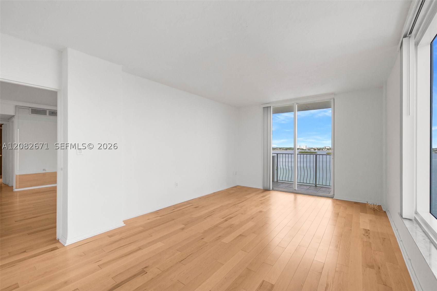 10350 W Bay Hbr Dr #9C Bay Harbor Islands, FL 33154