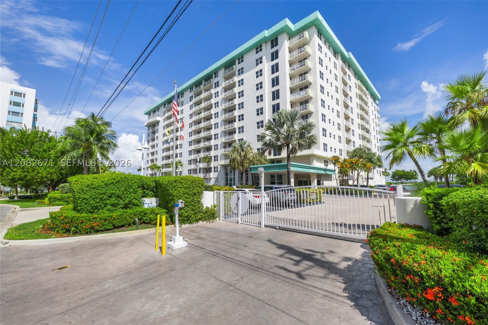 10350 W Bay Hbr Dr #9C Bay Harbor Islands, FL 33154