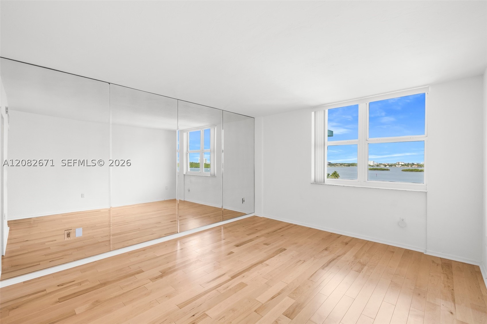10350 W Bay Hbr Dr #9C Bay Harbor Islands, FL 33154