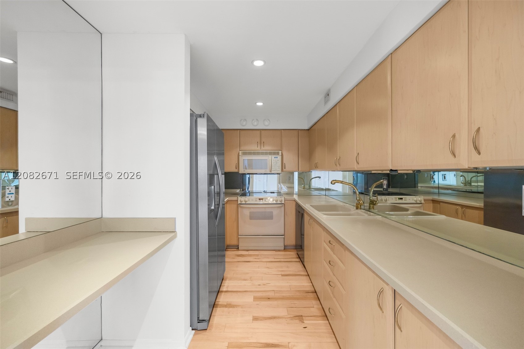 10350 W Bay Hbr Dr #9C Bay Harbor Islands, FL 33154
