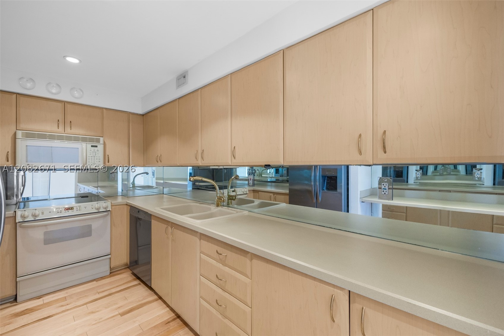 10350 W Bay Hbr Dr #9C Bay Harbor Islands, FL 33154