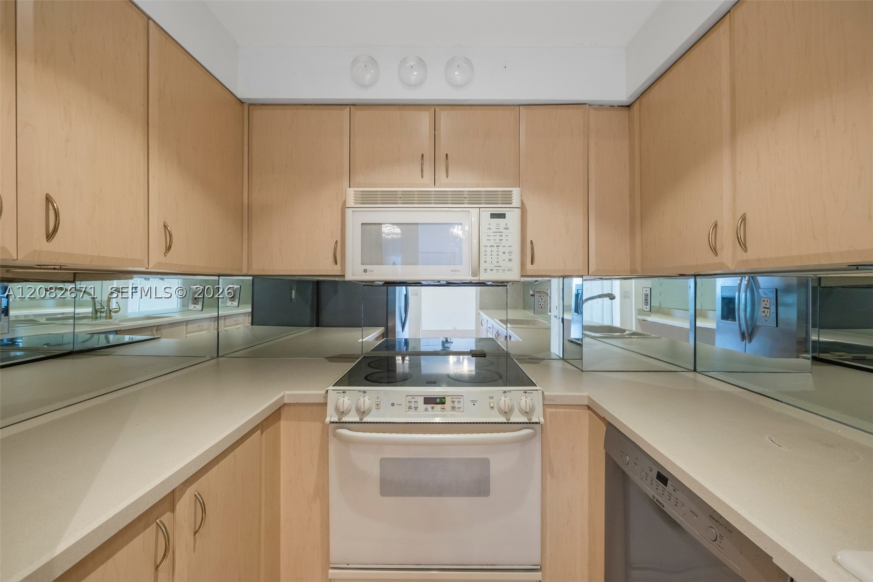 10350 W Bay Hbr Dr #9C Bay Harbor Islands, FL 33154