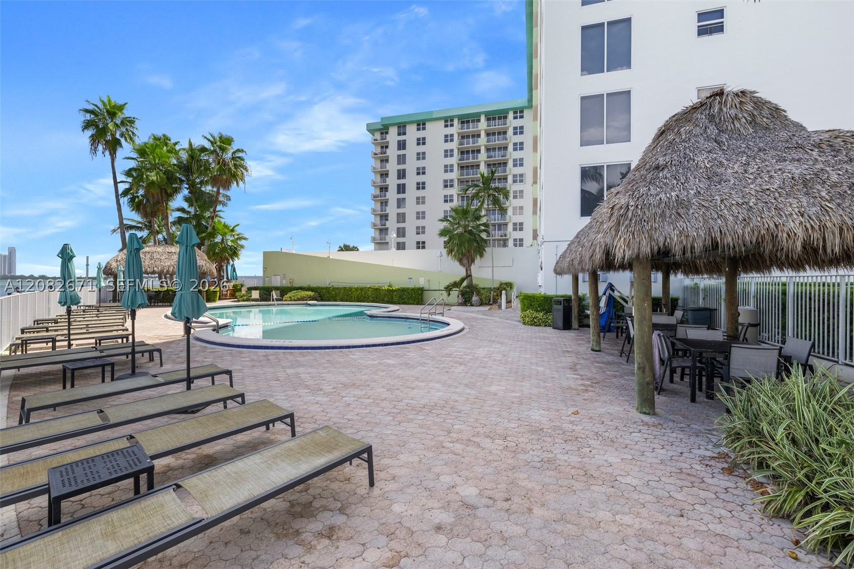 10350 W Bay Hbr Dr #9C Bay Harbor Islands, FL 33154