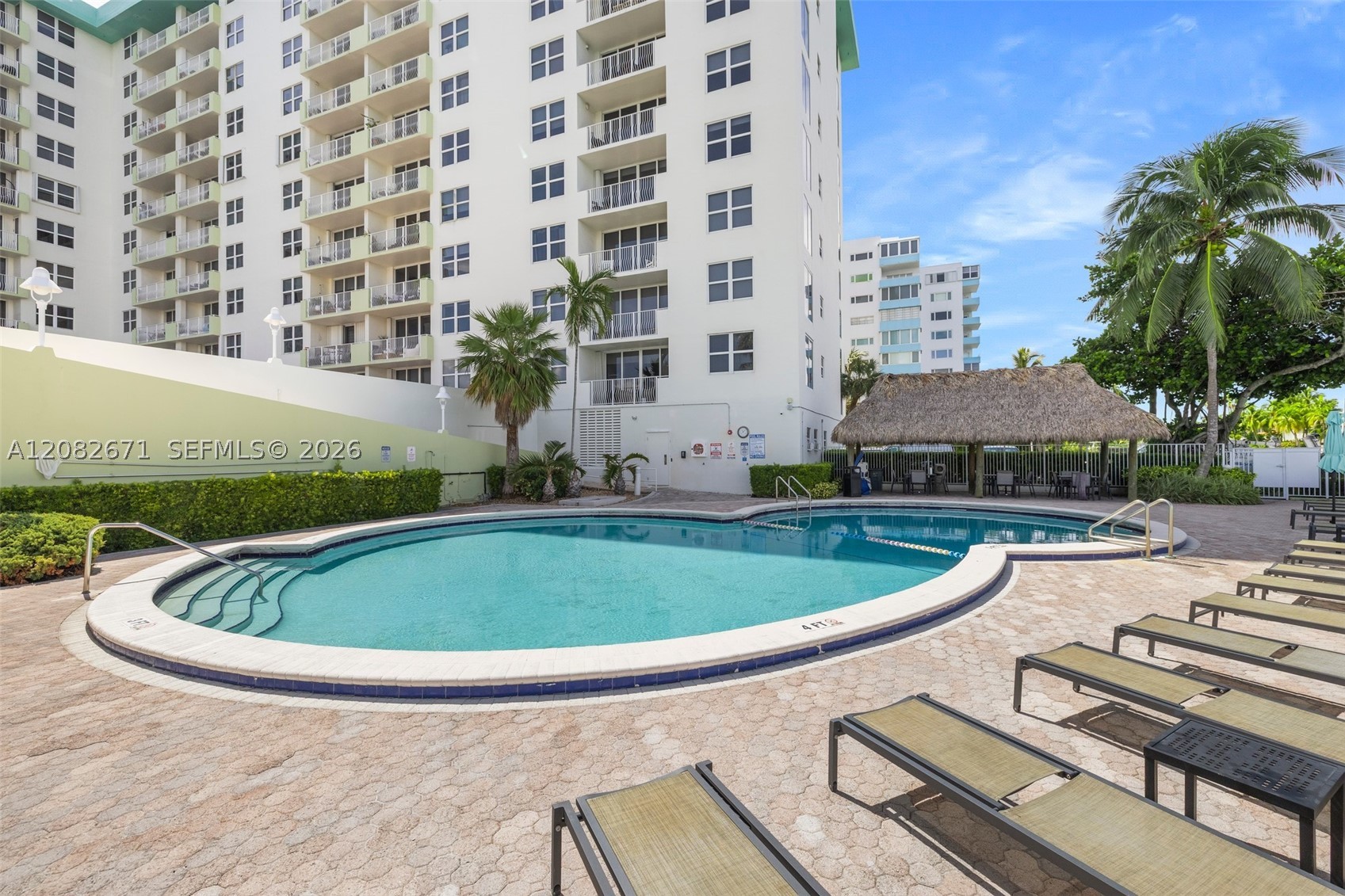 10350 W Bay Hbr Dr #9C Bay Harbor Islands, FL 33154