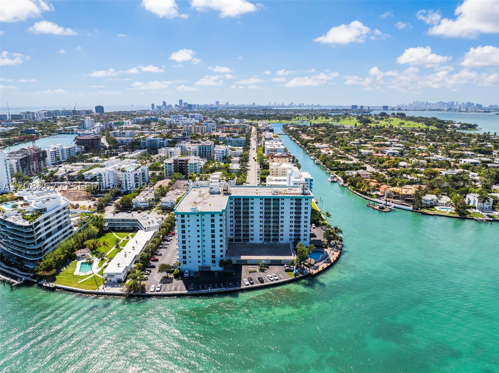 10350 W Bay Hbr Dr #9C Bay Harbor Islands, FL 33154