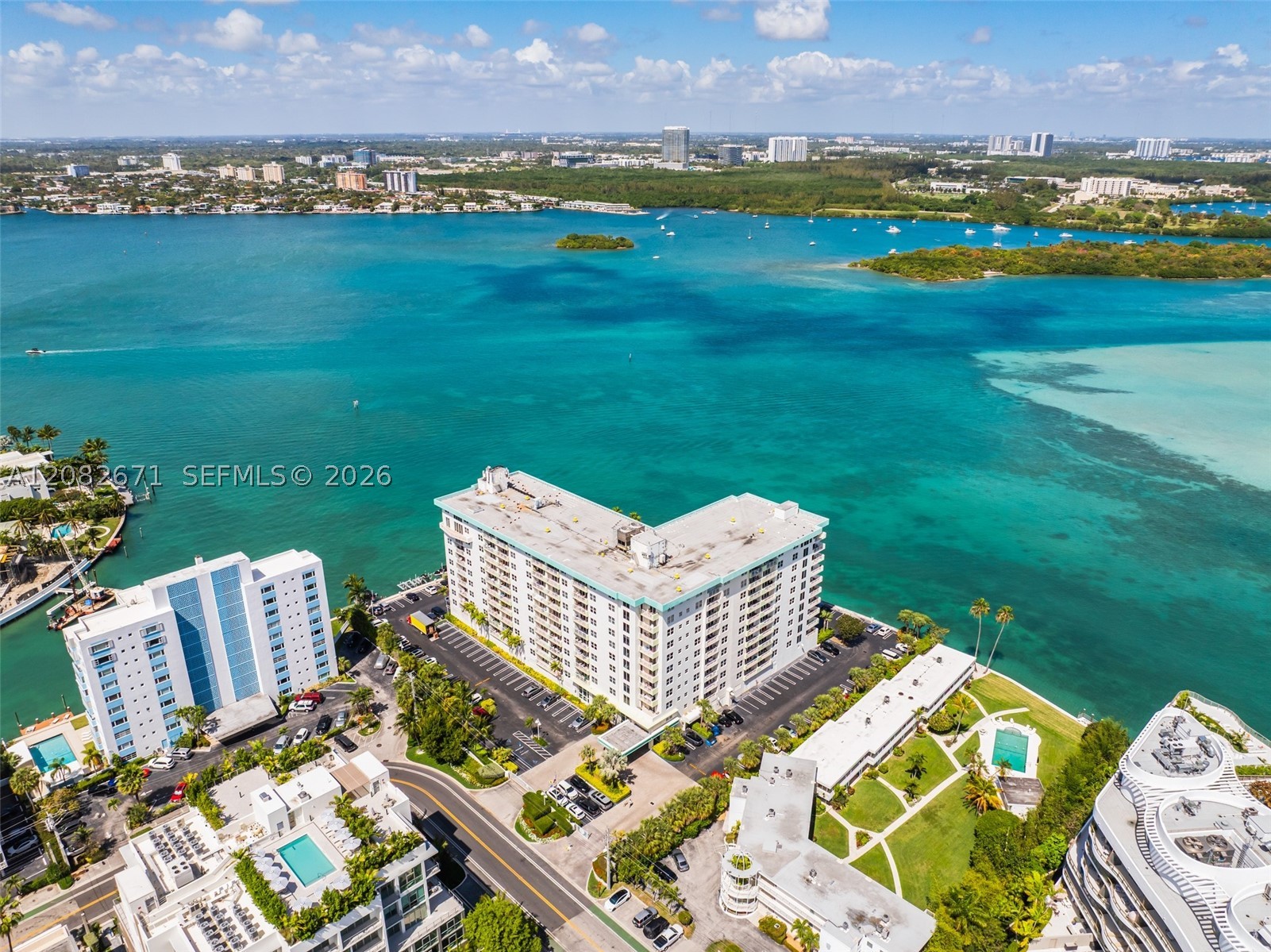 10350 W Bay Hbr Dr #9C Bay Harbor Islands, FL 33154