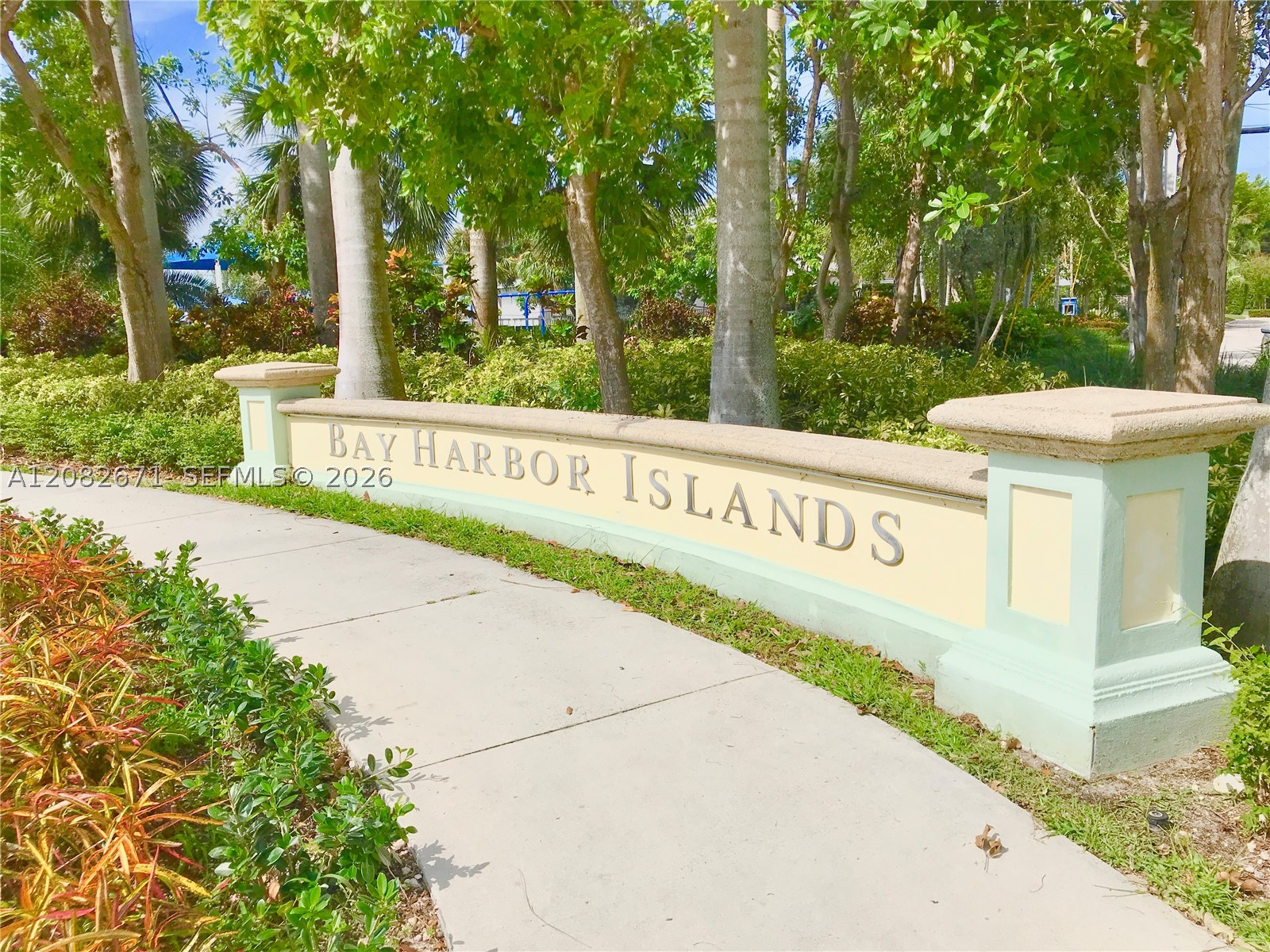 10350 W Bay Hbr Dr #9C Bay Harbor Islands, FL 33154
