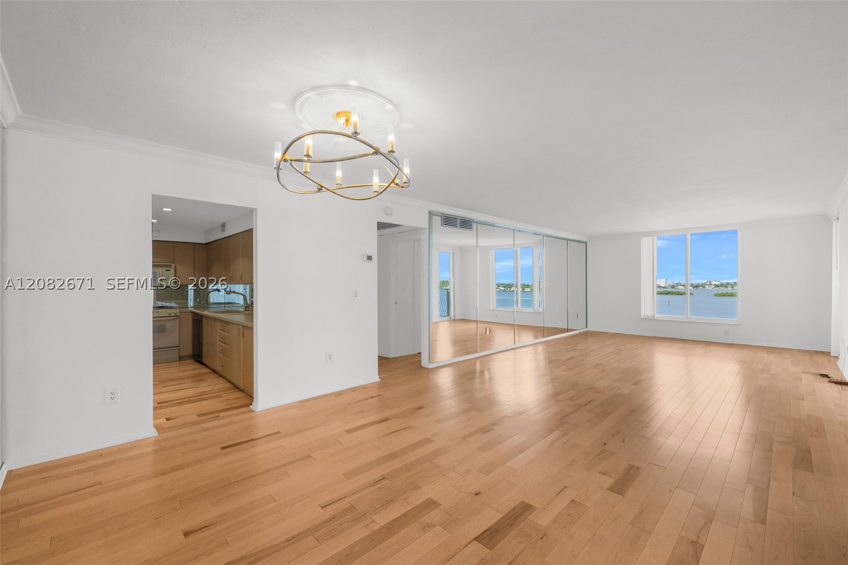 10350 W Bay Hbr Dr #9C Bay Harbor Islands, FL 33154