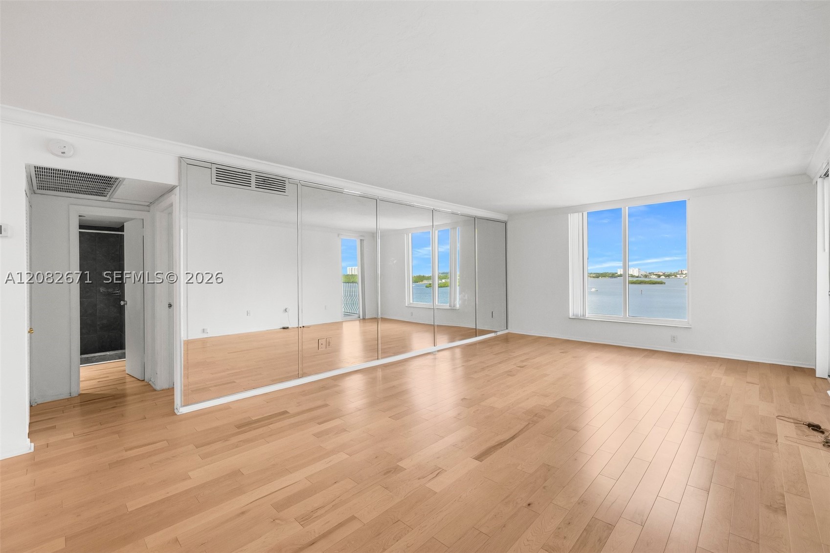 10350 W Bay Hbr Dr #9C Bay Harbor Islands, FL 33154