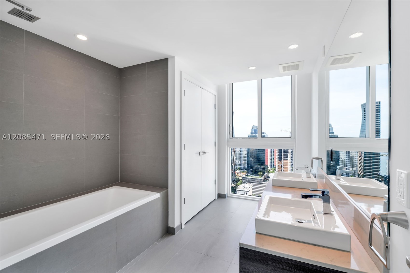 image The Bond on Brickell13