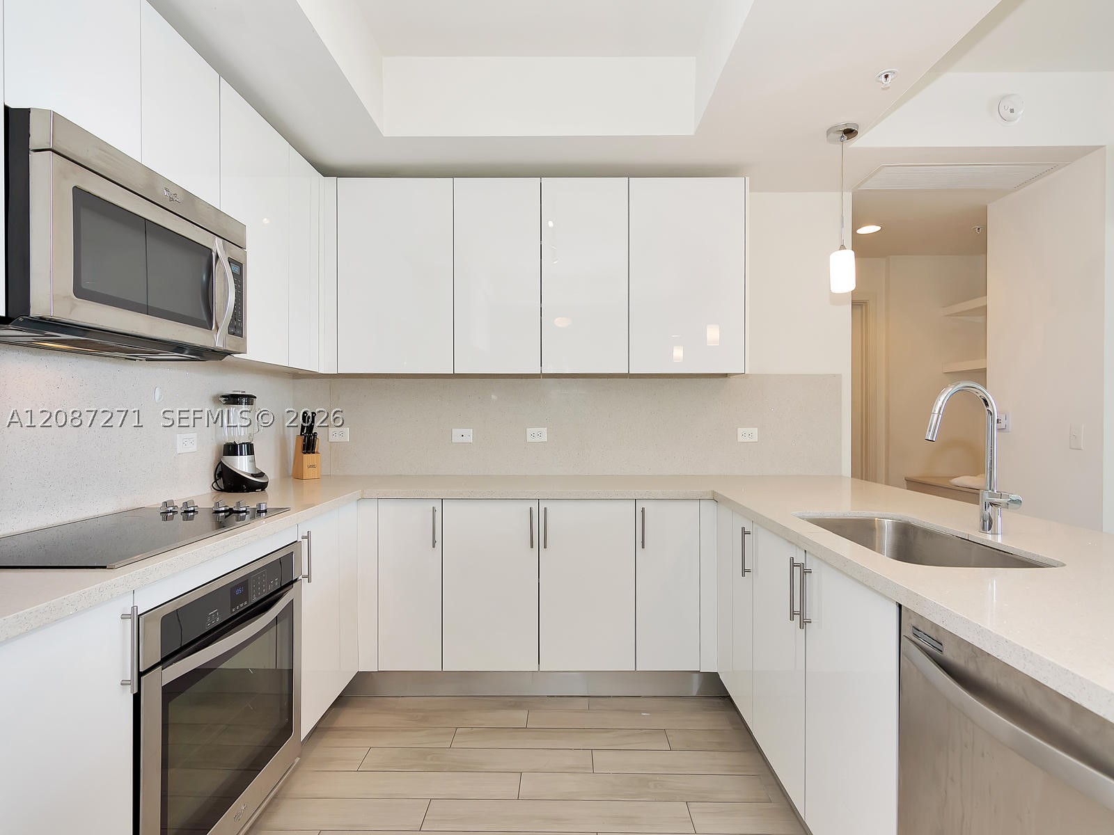 image Nine at Mary Brickell Village9
