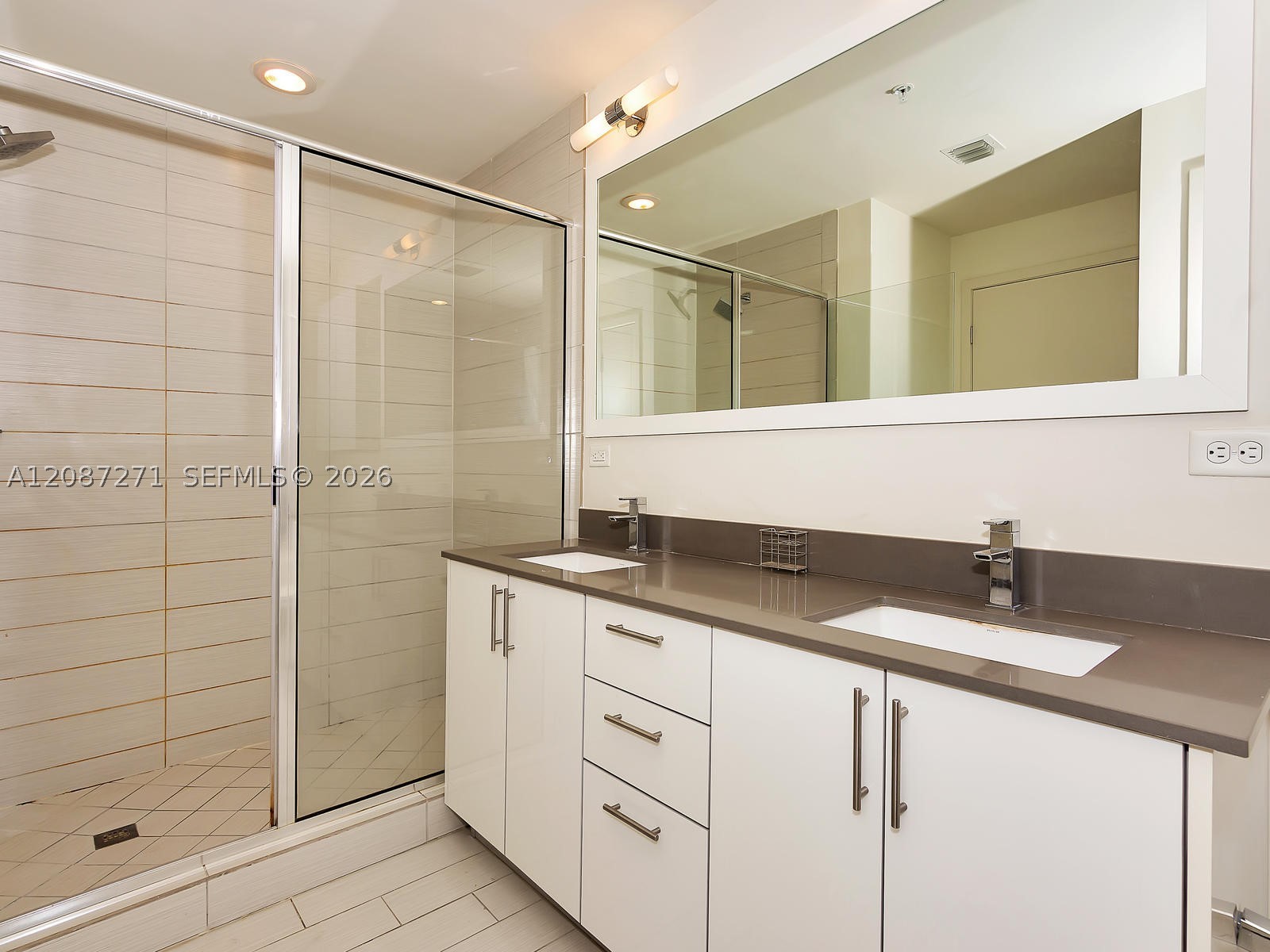 image Nine at Mary Brickell Village13