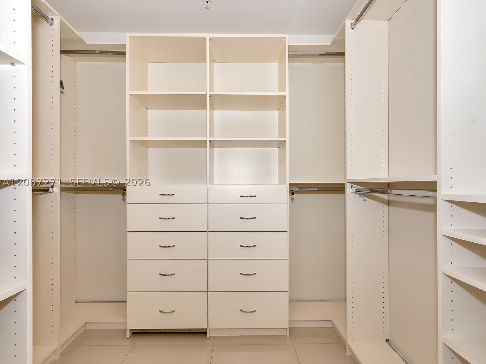 image Nine at Mary Brickell Village15
