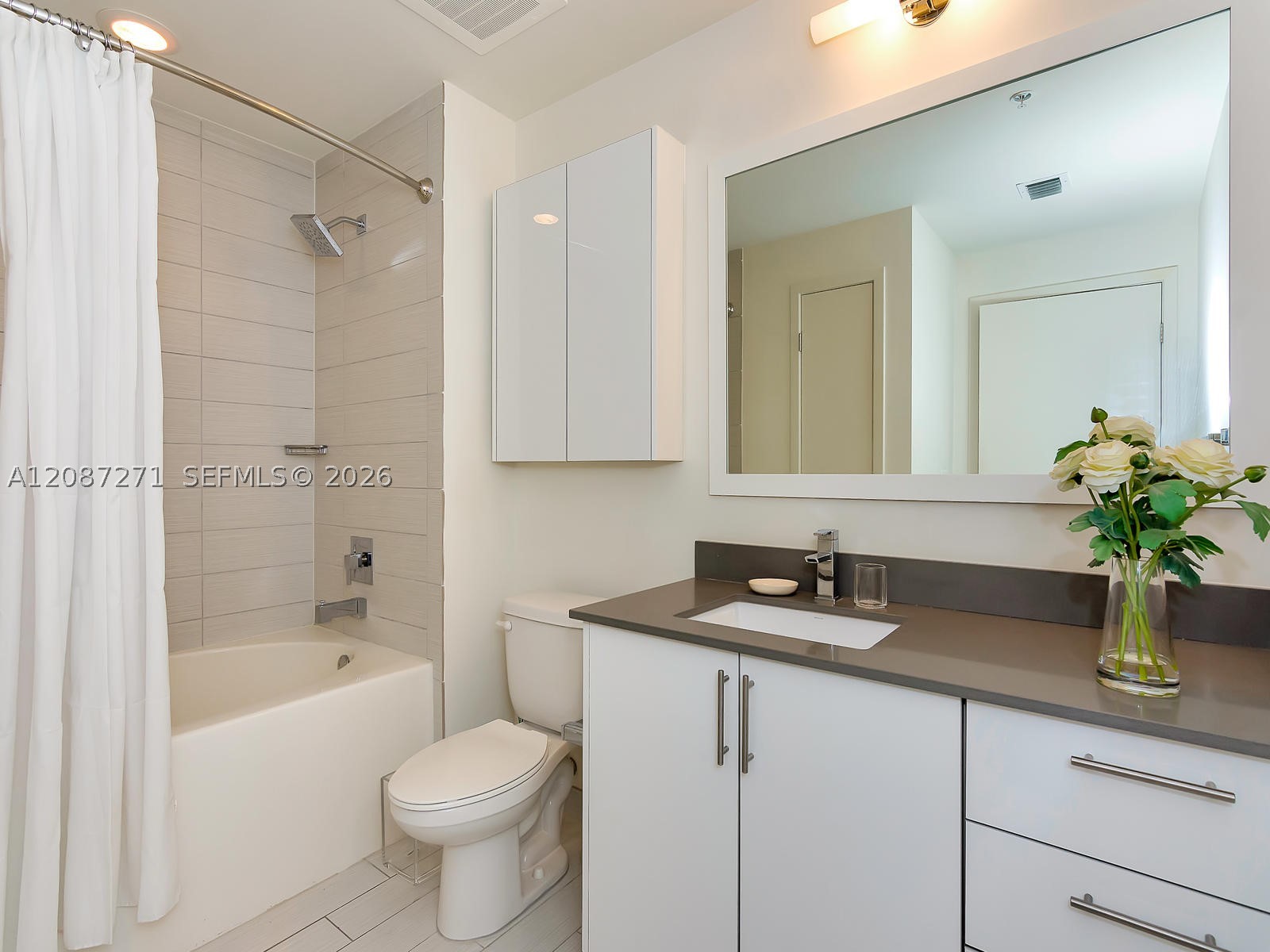 image Nine at Mary Brickell Village18