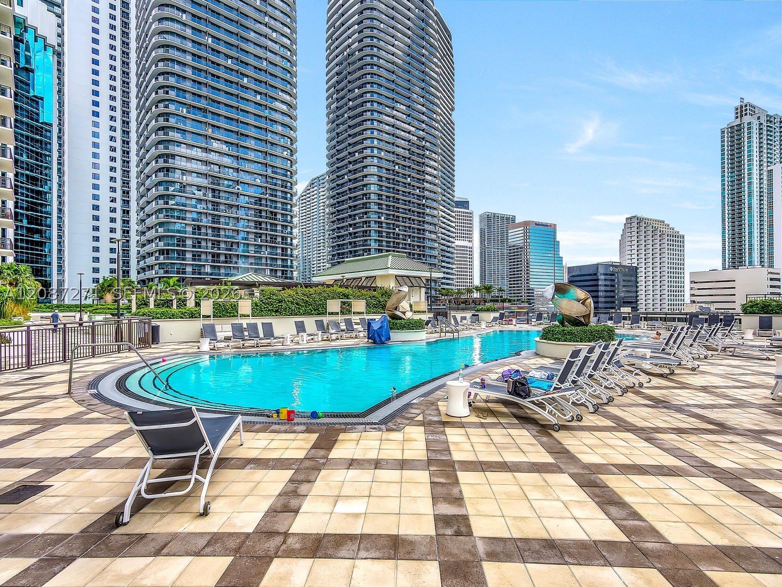 image Nine at Mary Brickell Village20