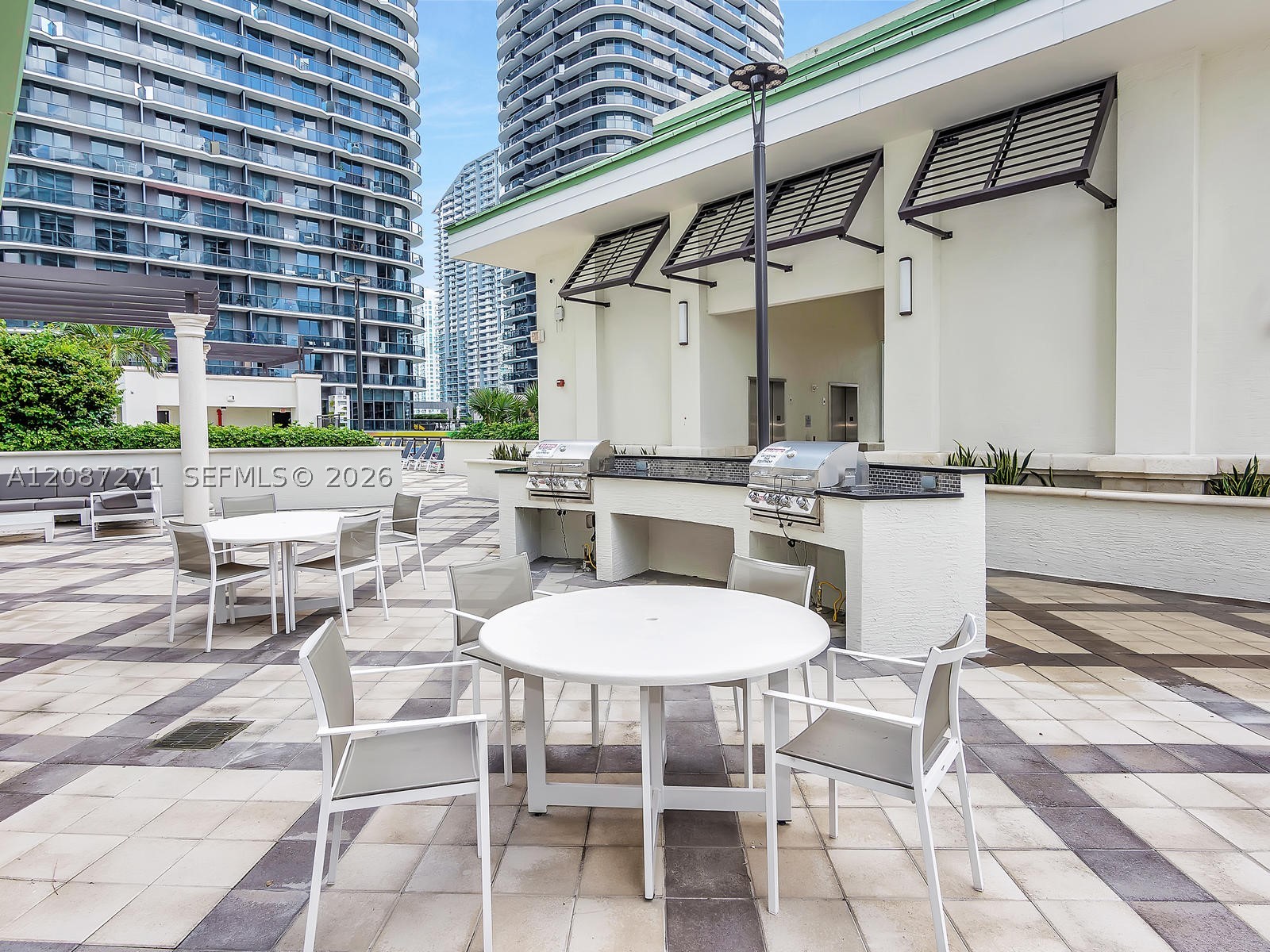 image Nine at Mary Brickell Village22
