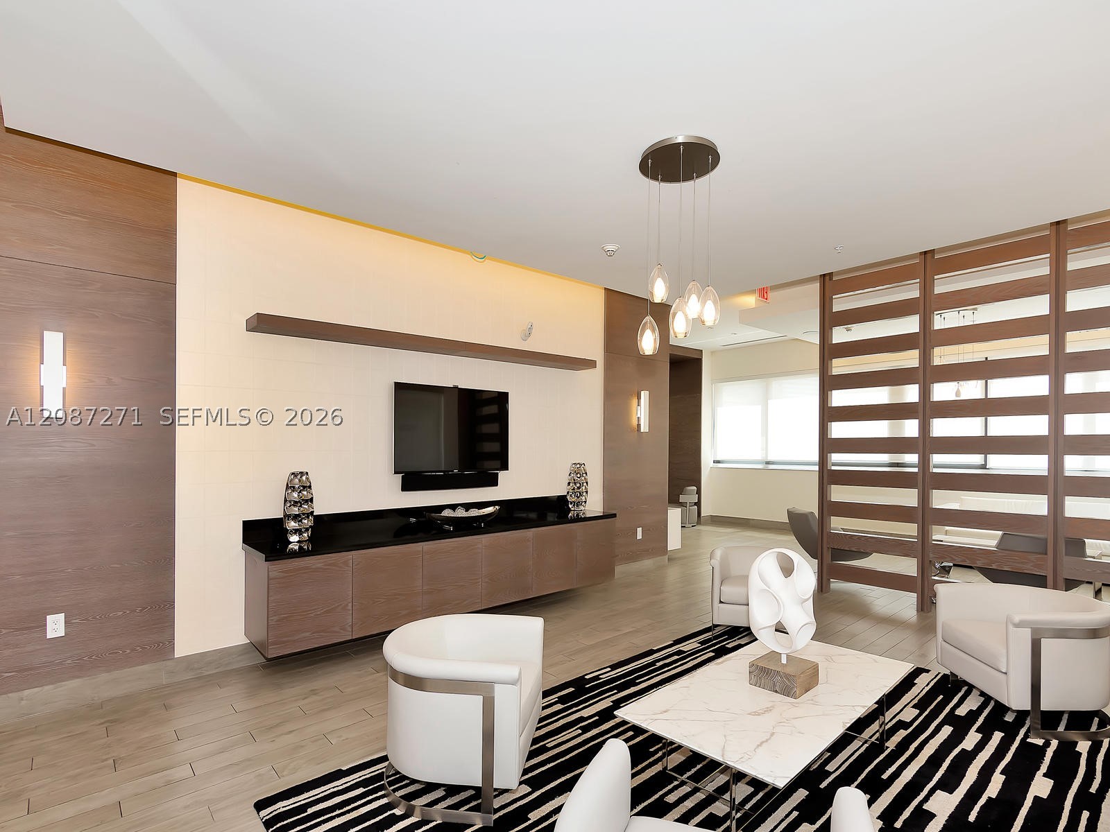 image Nine at Mary Brickell Village23