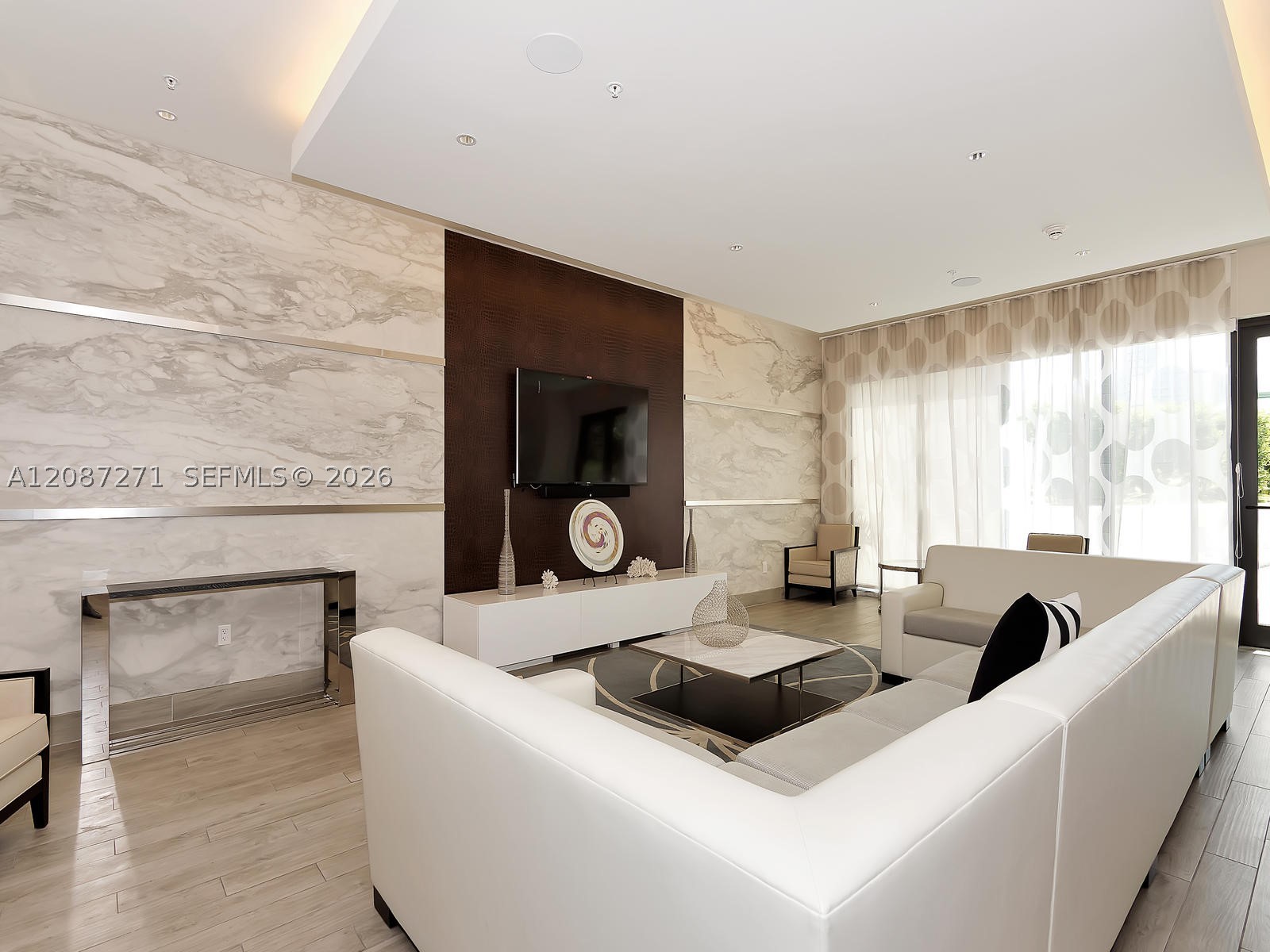 image Nine at Mary Brickell Village25