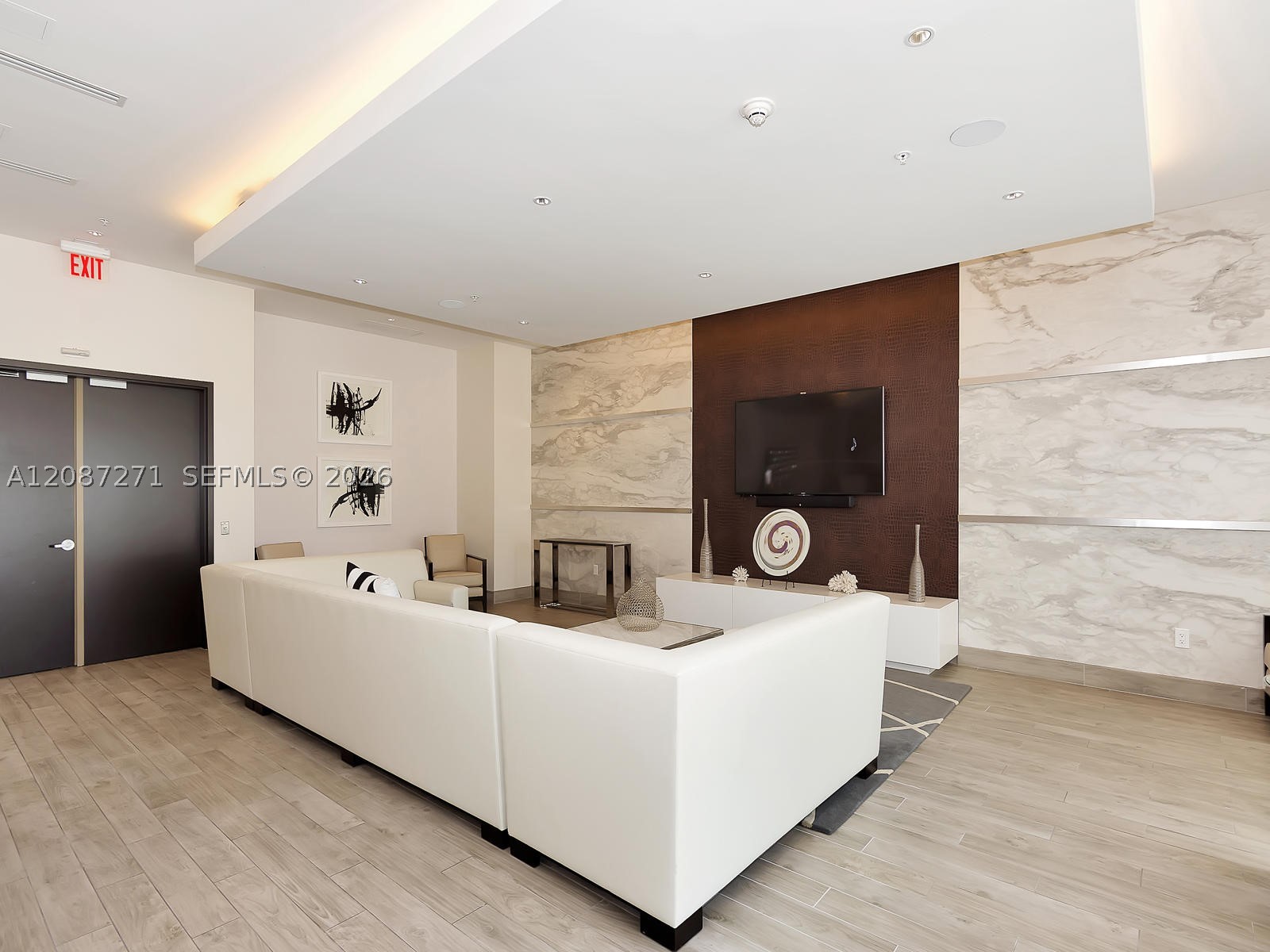 image Nine at Mary Brickell Village26