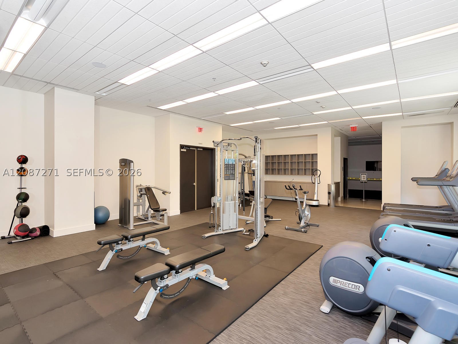 image Nine at Mary Brickell Village30