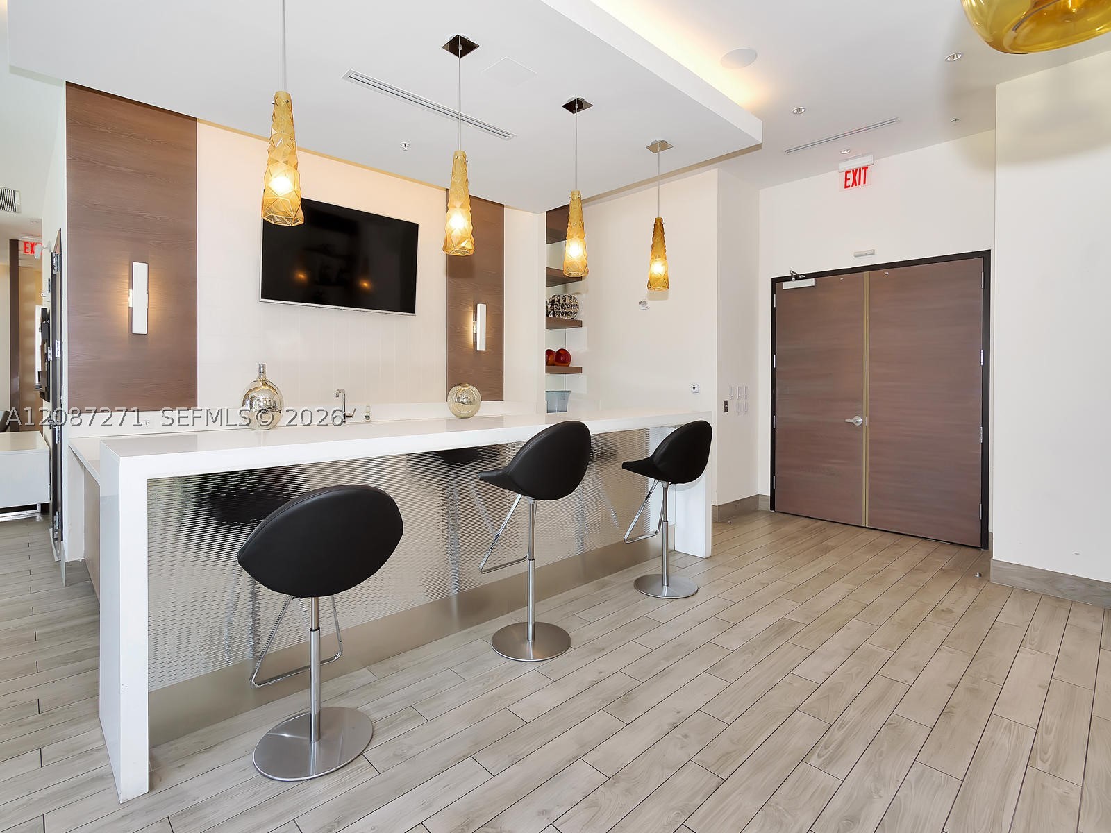 image Nine at Mary Brickell Village34