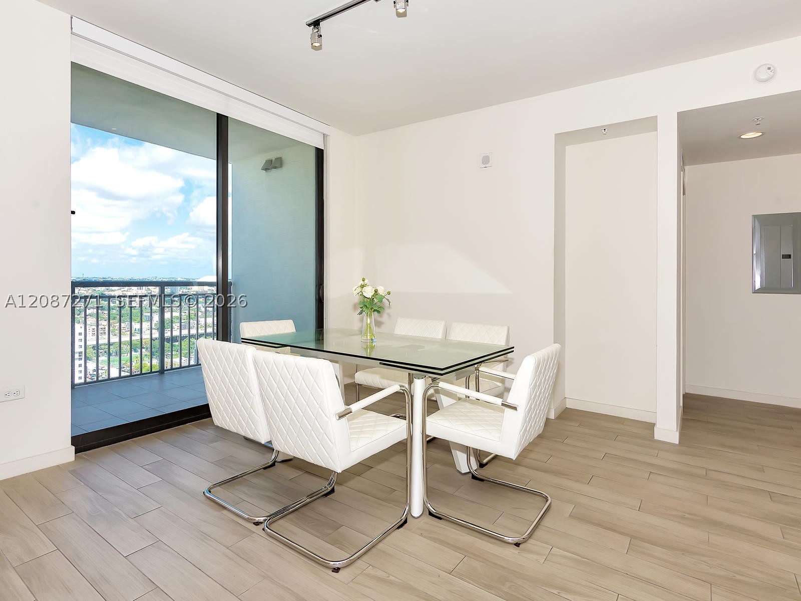 image Nine at Mary Brickell Village3