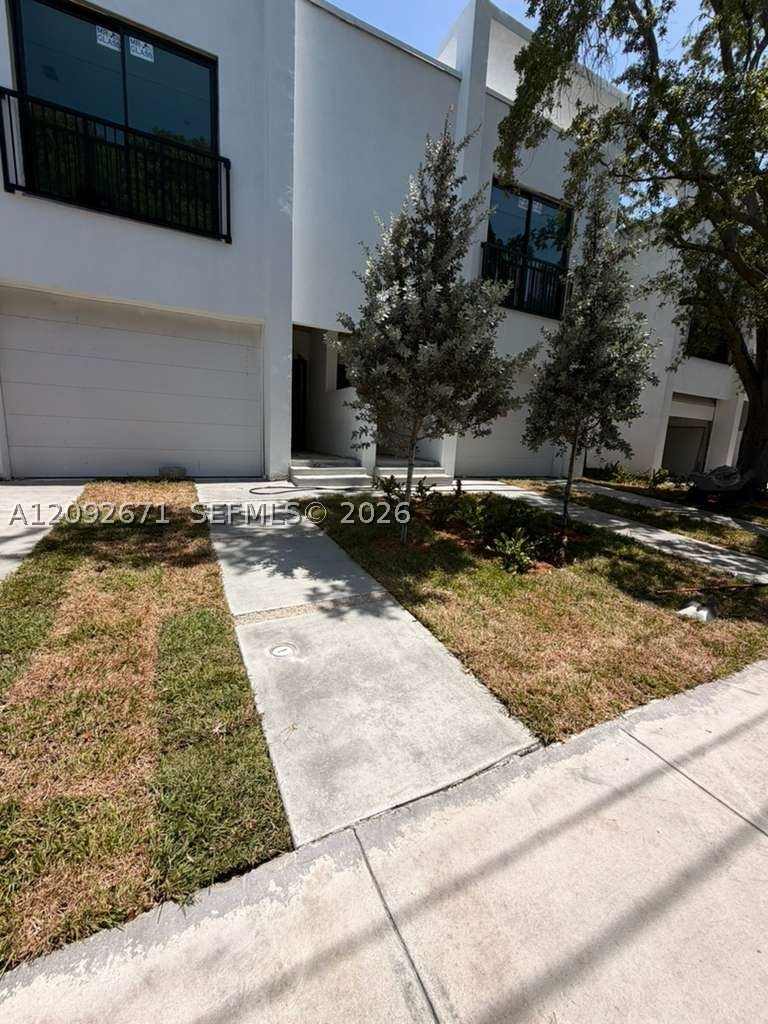 152 NW 33rd St