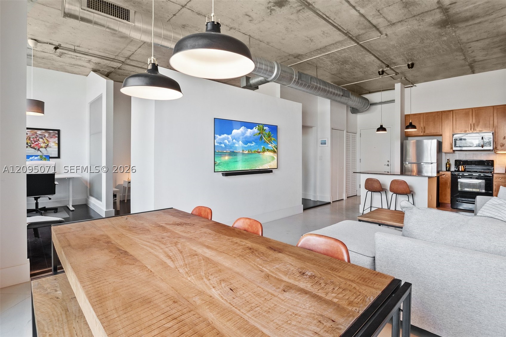 image Cite on the Bay West10