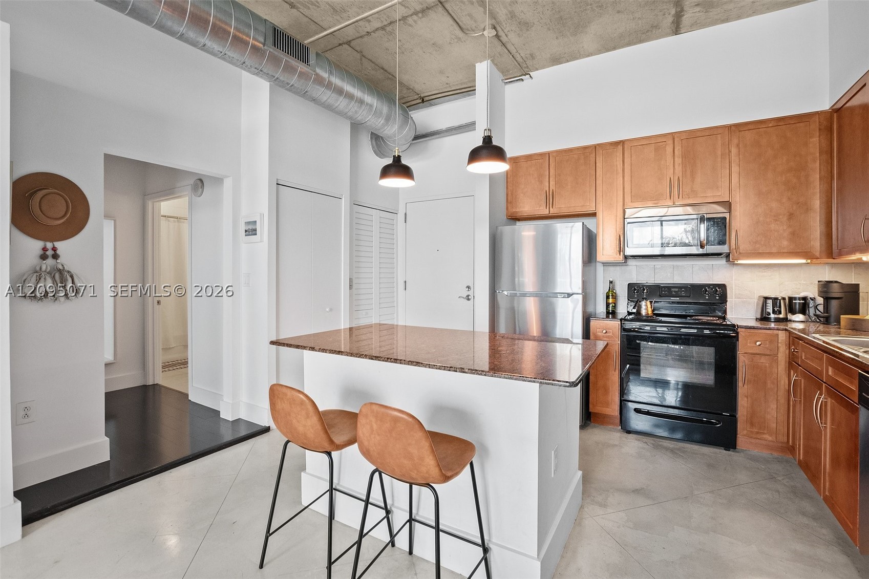 image Cite on the Bay West11