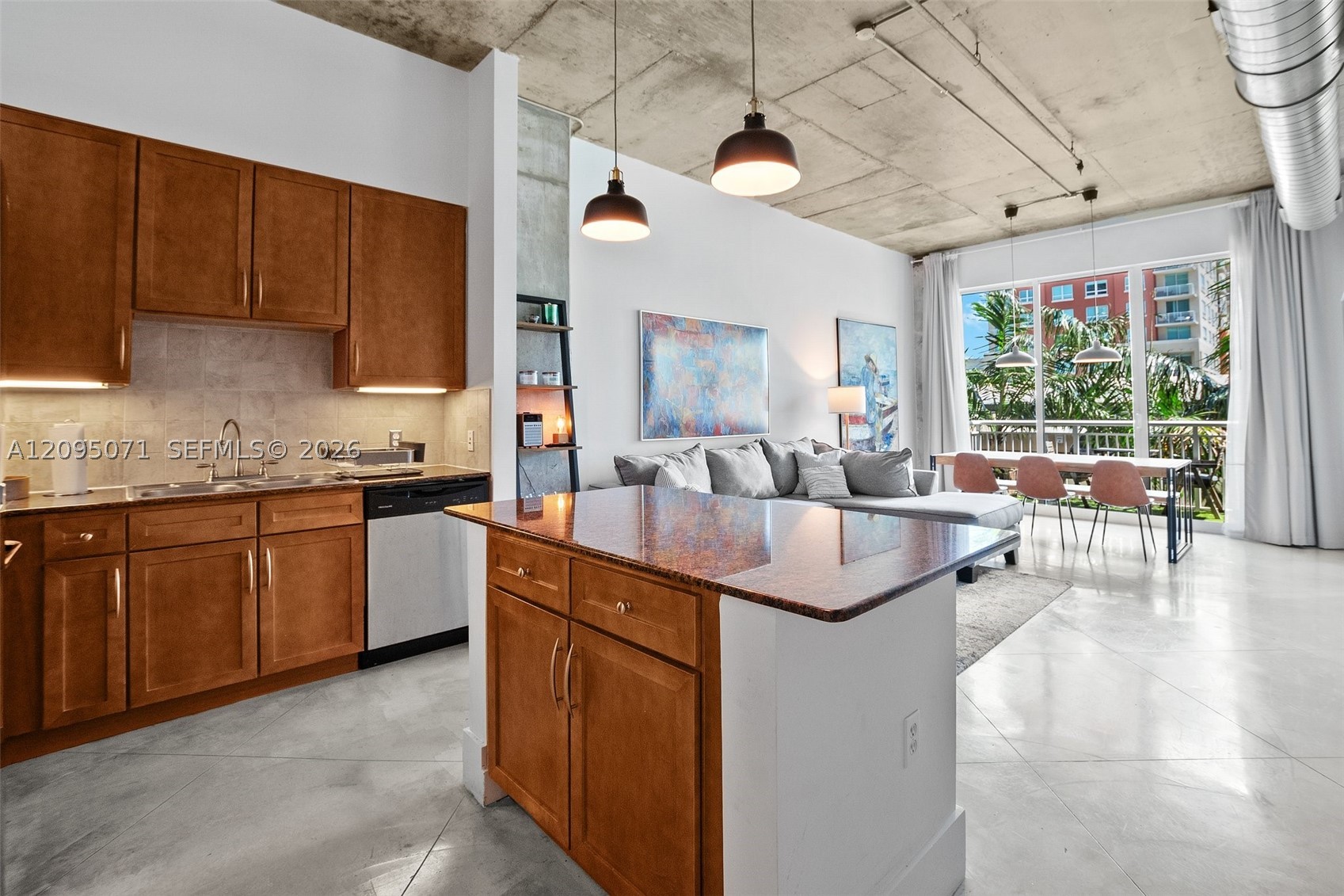 image Cite on the Bay West3
