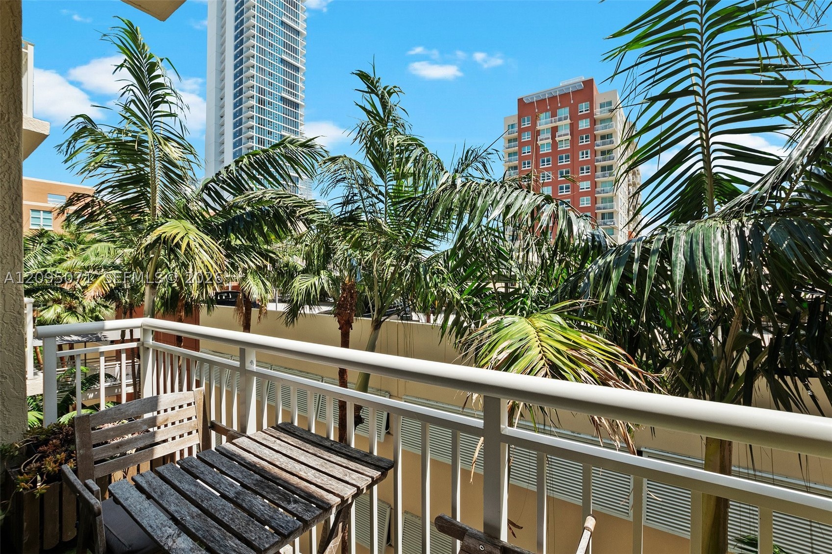 image Cite on the Bay West6