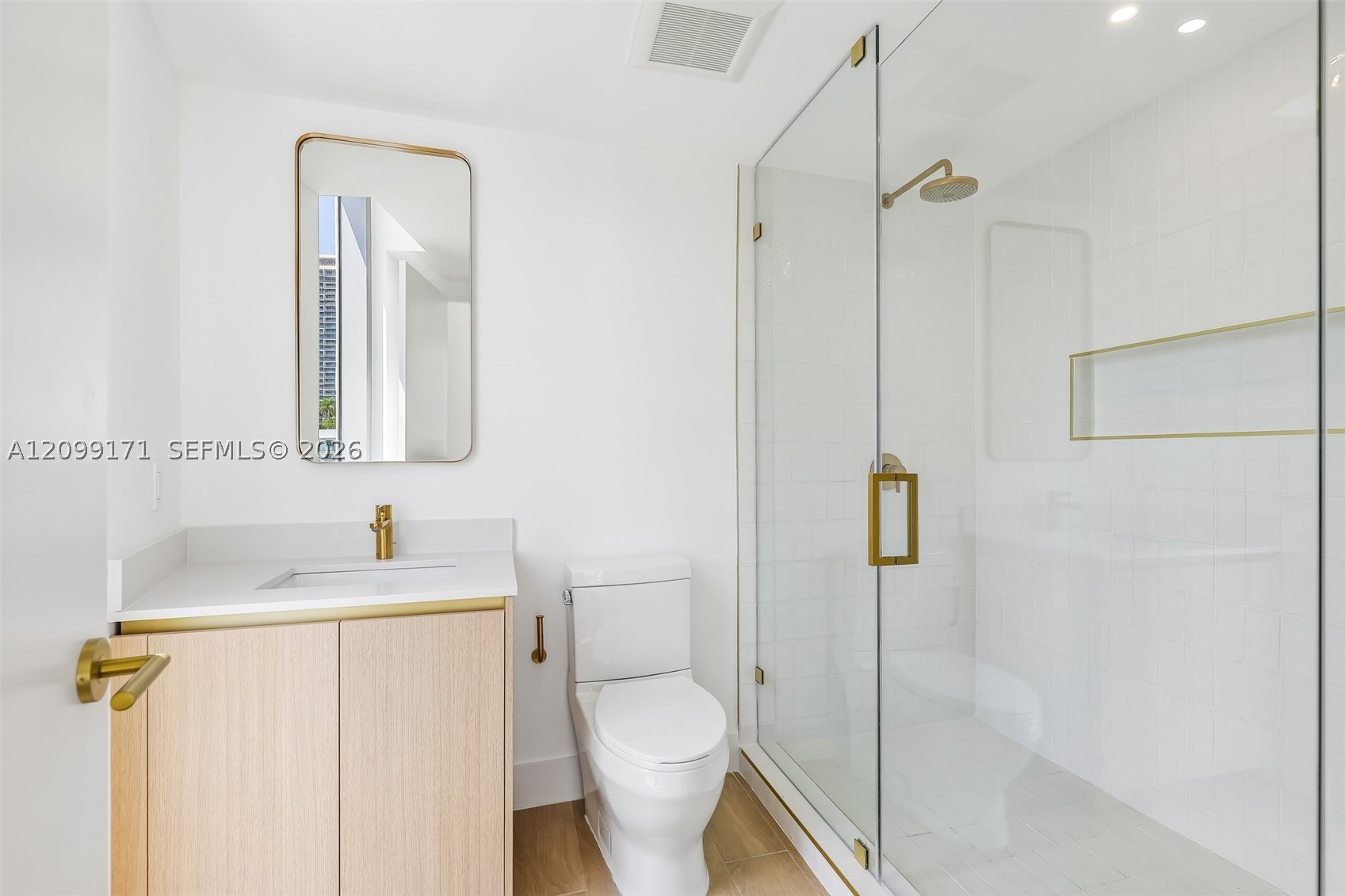 90 Ne 32nd St #701 Miami, FL 33137
