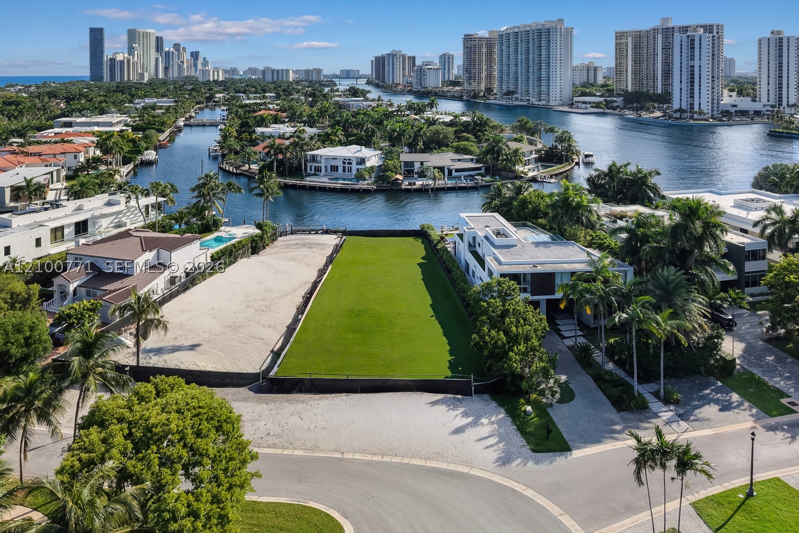 476 N Parkway Pkwy Golden Beach, FL 33160