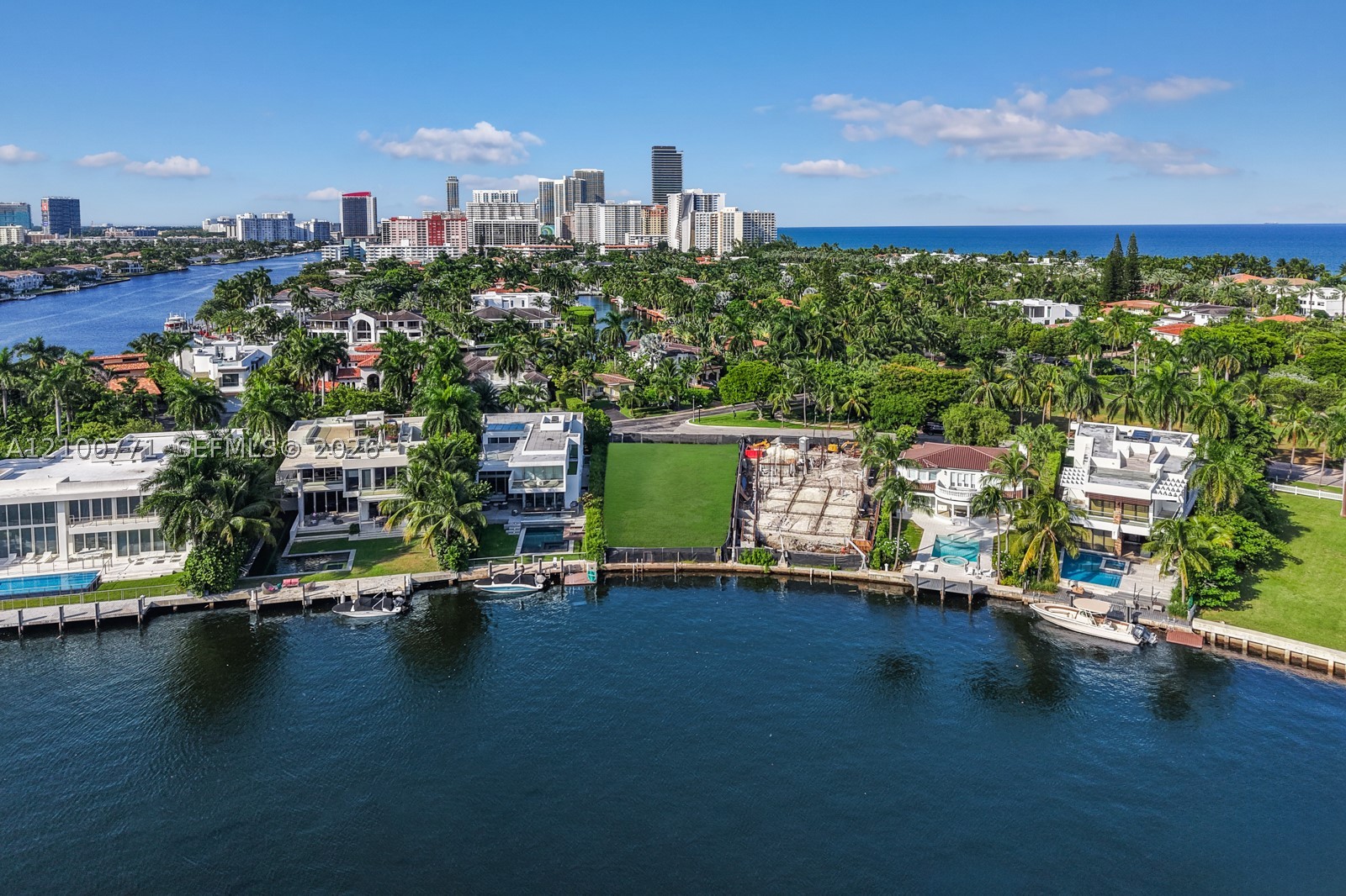 476 N Parkway Pkwy Golden Beach, FL 33160