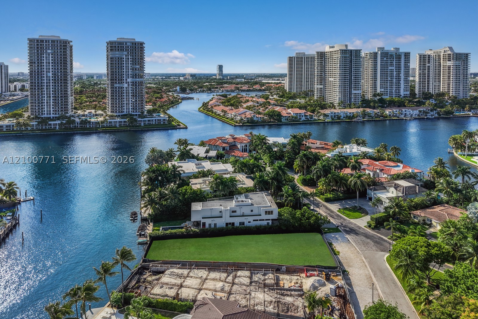 476 N Parkway Pkwy Golden Beach, FL 33160